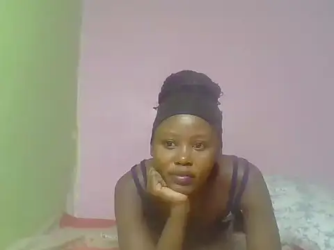 Snapshot of cute_bee chatting on June 12, 2026, 8:39 pm cute bee online show from June 12, 2026, 8:39 pm
