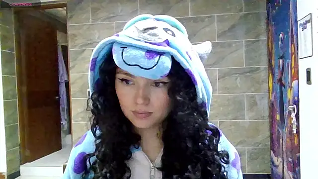 Diamond Curls online show from July 23, 2026, 3:52 pm