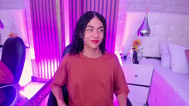 Snapshot of KyleeSmiith chatting on July 3, 2026, 4:08 am KyleeSmiith online show from July 3, 2026, 4:08 am
