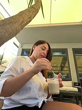 Snapshot of ANABELLA87 chatting on August 3, 2026, 8:33 am ANABELLA87 online show from August 3, 2026, 8:33 am