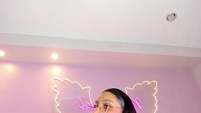Snapshot of TalianaHernandez chatting on July 22, 2026, 4:31 pm TalianaHernandez online show from July 22, 2026, 4:31 pm