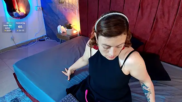 Snapshot of Hinata_Moon chatting on August 6, 2026, 12:33 pm Hinata Moon online show from August 6, 2026, 12:33 pm