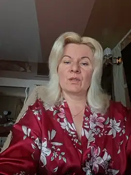 VikaRaine555 online show from June 15, 2026, 8:03 am