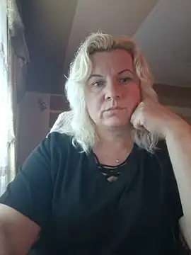 VikaRaine555 online show from June 13, 2026, 3:54 pm