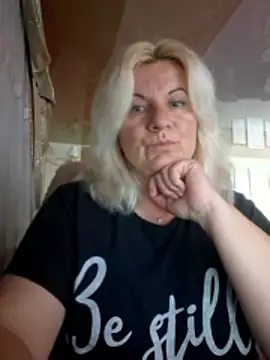 VikaRaine555 online show from June 15, 2026, 8:08 pm