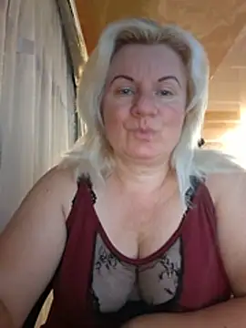 VikaRaine555 online show from July 22, 2026, 7:27 pm