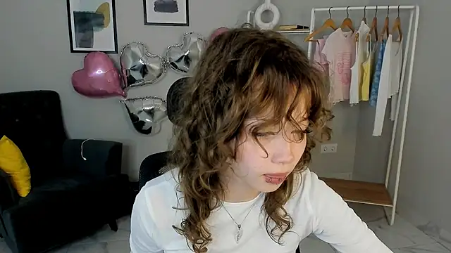 Annette Bell online show from June 15, 2026, 1:55 pm
