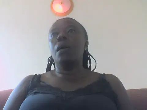 Snapshot of laula3030 chatting on June 30, 2026, 9:09 am laula3030 online show from June 30, 2026, 9:09 am