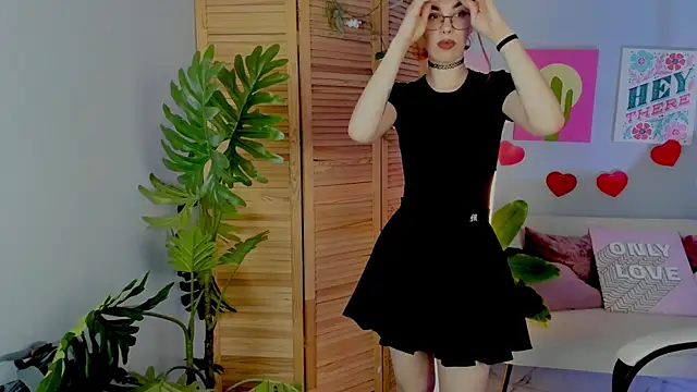 Snapshot of SeraphineDuskryn chatting on June 26, 2026, 2:12 pm SeraphineDuskryn online show from June 26, 2026, 2:12 pm
