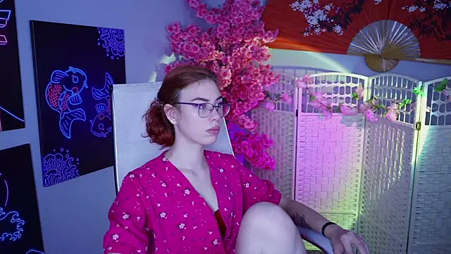 Snapshot of SeraphineDuskryn chatting on July 13, 2026, 11:31 am SeraphineDuskryn online show from July 13, 2026, 11:31 am