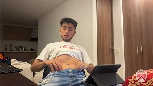 Snapshot of HikaruWolff chatting on June 13, 2026, 12:19 am HikaruWolff online show from June 13, 2026, 12:19 am