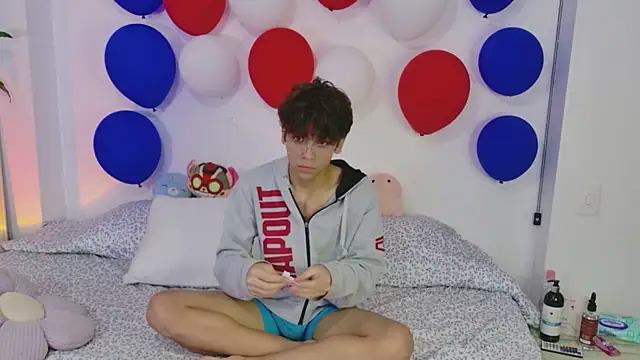 Samy Twink online show from July 6, 2026, 3:13 am