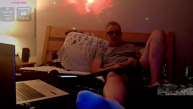 KinkyStacheDaddy online show from July 20, 2026, 6:10 am
