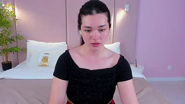 Snapshot of MaddieMeyer chatting on July 7, 2026, 6:47 am MaddieMeyer online show from July 7, 2026, 6:47 am