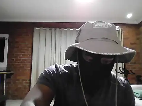 Snapshot of DiamondDannn2 chatting on June 11, 2026, 5:21 pm DiamondDannn2 online show from June 11, 2026, 5:21 pm