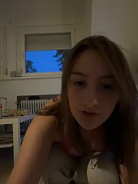 Snapshot of Violet_Velvet chatting on July 21, 2026, 8:21 pm Violet Velvet online show from July 21, 2026, 8:21 pm
