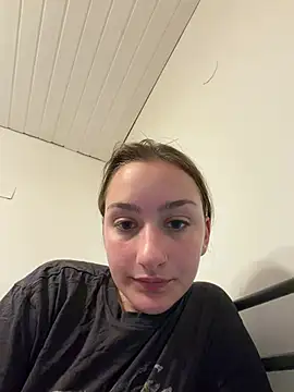 Snapshot of Violet_Velvet chatting on June 29, 2026, 8:19 pm Violet Velvet online show from June 29, 2026, 8:19 pm