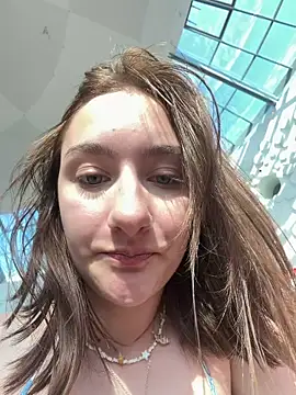 Snapshot of Violet_Velvet chatting on June 19, 2026, 3:29 pm Violet Velvet online show from June 19, 2026, 3:29 pm