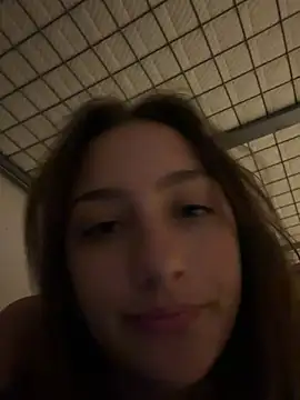 Snapshot of Violet_Velvet chatting on June 25, 2026, 5:07 pm Violet Velvet online show from June 25, 2026, 5:07 pm