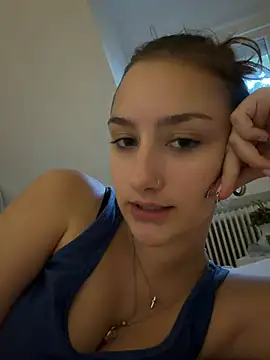 Snapshot of Violet_Velvet chatting on July 13, 2026, 7:35 pm Violet Velvet online show from July 13, 2026, 7:35 pm