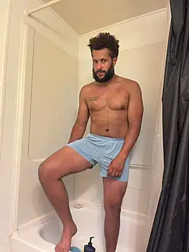 HungStr8Lightskin online show from July 5, 2026, 8:26 pm