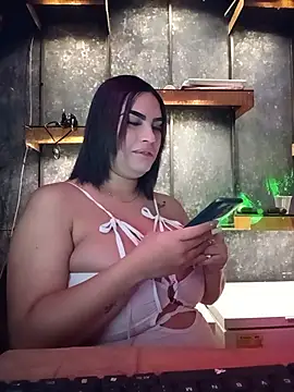Camila hott 11 online show from July 3, 2026, 10:27 pm