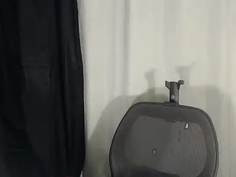 Snapshot of Ms_kendilux chatting on July 19, 2026, 4:15 pm Ms kendilux online show from July 19, 2026, 4:15 pm