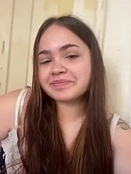 Snapshot of bella__hott chatting on July 29, 2026, 10:47 am bella hott online show from July 29, 2026, 10:47 am