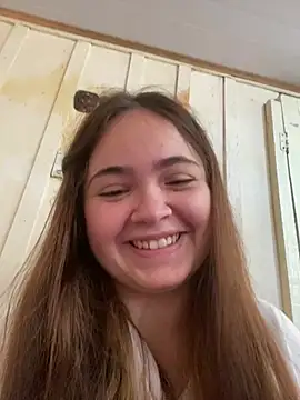 Snapshot of bella__hott chatting on June 21, 2026, 10:43 am bella hott online show from June 21, 2026, 10:43 am