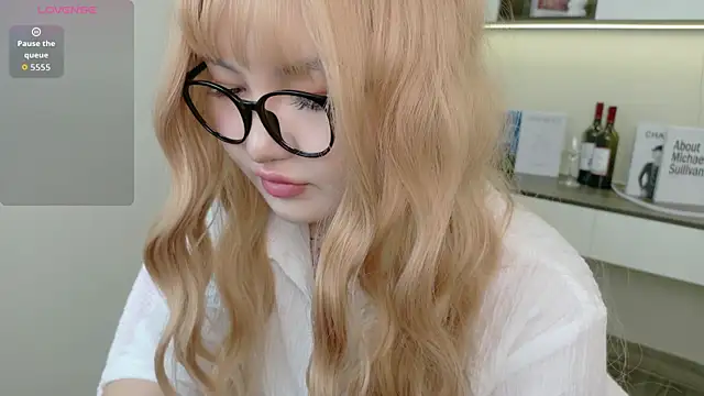 Snapshot of sakuraclover chatting on June 20, 2026, 3:55 am sakuraclover online show from June 20, 2026, 3:55 am