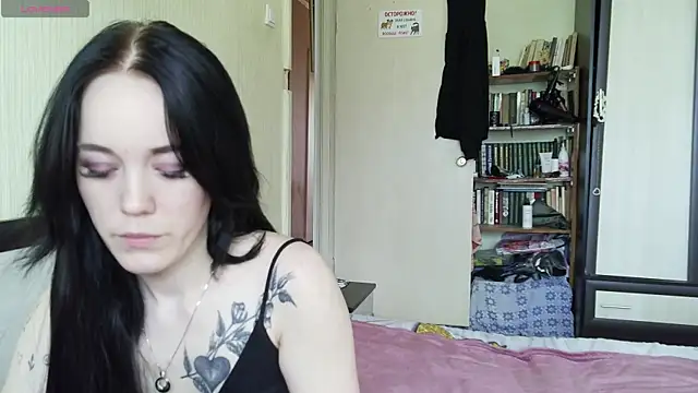 Mia Ellis online show from August 3, 2026, 10:10 am