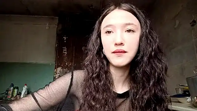TranquilityPleasure online show from June 17, 2026, 2:11 am