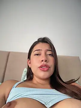 Saracalderon online show from August 4, 2026, 12:42 pm