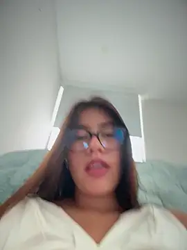 Saracalderon online show from June 26, 2026, 11:49 am