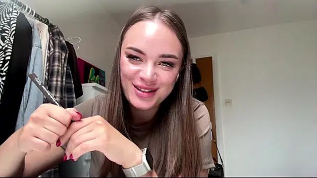 Snapshot of beautifulMira chatting on June 14, 2026, 11:11 am beautifulMira online show from June 14, 2026, 11:11 am