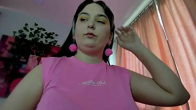 Snapshot of BurleskKate chatting on June 14, 2026, 11:44 am BurleskKate online show from June 14, 2026, 11:44 am
