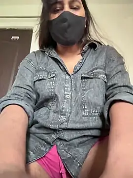 Snapshot of vaani_tyagi chatting on July 8, 2026, 11:11 am vaani tyagi online show from July 8, 2026, 11:11 am