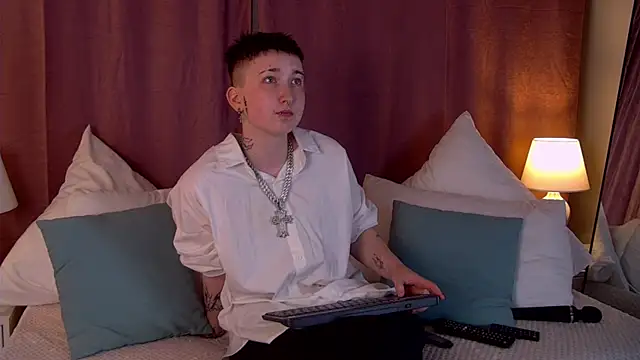 JeanDiamond online show from June 18, 2026, 10:48 pm