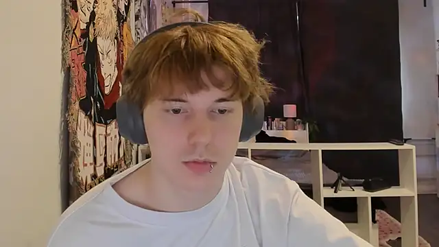 Snapshot of Benjamin_Bo chatting on June 18, 2026, 8:13 am Benjamin Bo online show from June 18, 2026, 8:13 am
