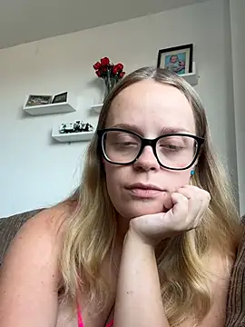 Snapshot of Kell1016- chatting on July 20, 2026, 3:25 pm Kell1016- online show from July 20, 2026, 3:25 pm