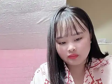 Elysia679 online show from June 18, 2026, 3:39 pm