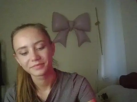 MyLittle Flame  online show from June 29, 2026, 1:33 pm