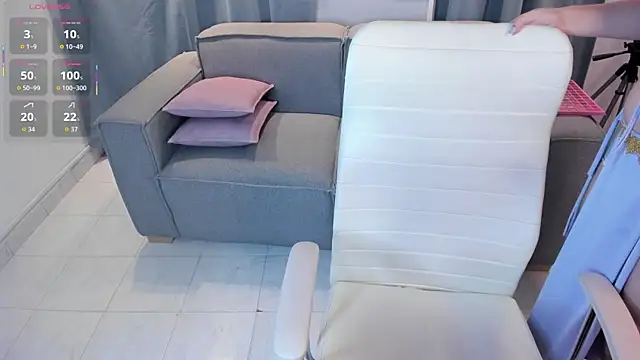 Snapshot of Nayla_Luxe chatting on July 3, 2026, 12:00 pm Nayla Luxe online show from July 3, 2026, 12:00 pm