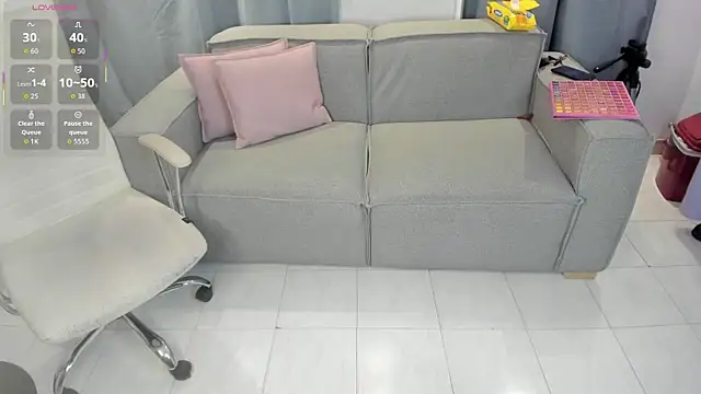Snapshot of Nayla_Luxe chatting on July 9, 2026, 12:04 pm Nayla Luxe online show from July 9, 2026, 12:04 pm