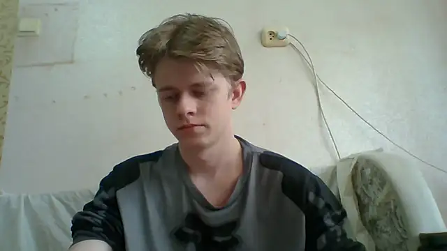 Snapshot of Augustinwest chatting on June 17, 2026, 9:19 am Augustinwest online show from June 17, 2026, 9:19 am