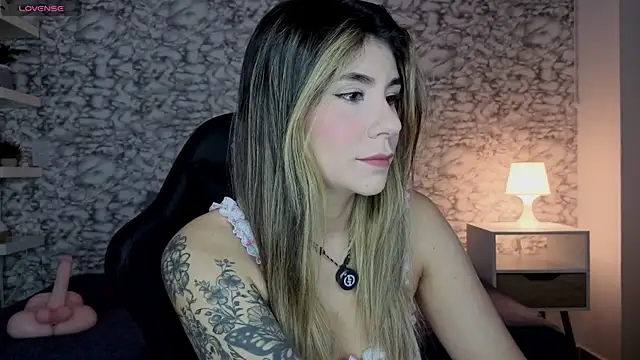 Isabella Bliss online show from August 5, 2026, 10:15 pm