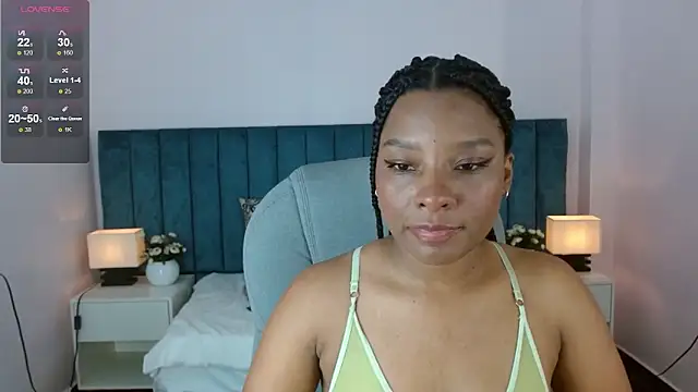 Snapshot of Val_naughty chatting on June 17, 2026, 5:29 am Val naughty online show from June 17, 2026, 5:29 am