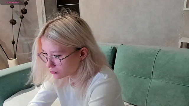 Snapshot of Nika-Smith chatting on August 7, 2026, 9:26 am Nika-Smith online show from August 7, 2026, 9:26 am