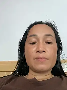 Snapshot of Loly_hana chatting on July 13, 2026, 2:33 am Loly hana online show from July 13, 2026, 2:33 am