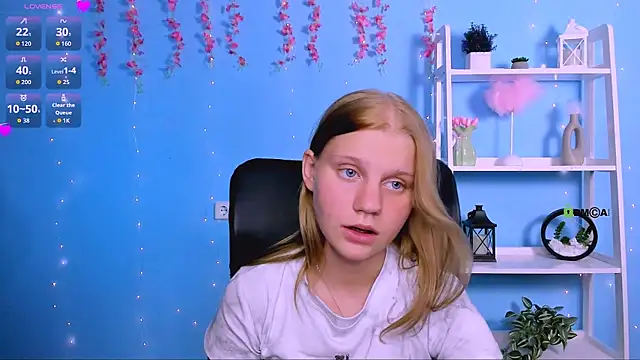 Snapshot of bella_sky11 chatting on July 11, 2026, 9:42 am bella sky11 online show from July 11, 2026, 9:42 am